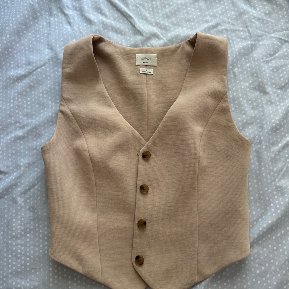 aritzia Wilfred Beige Button Front Vest